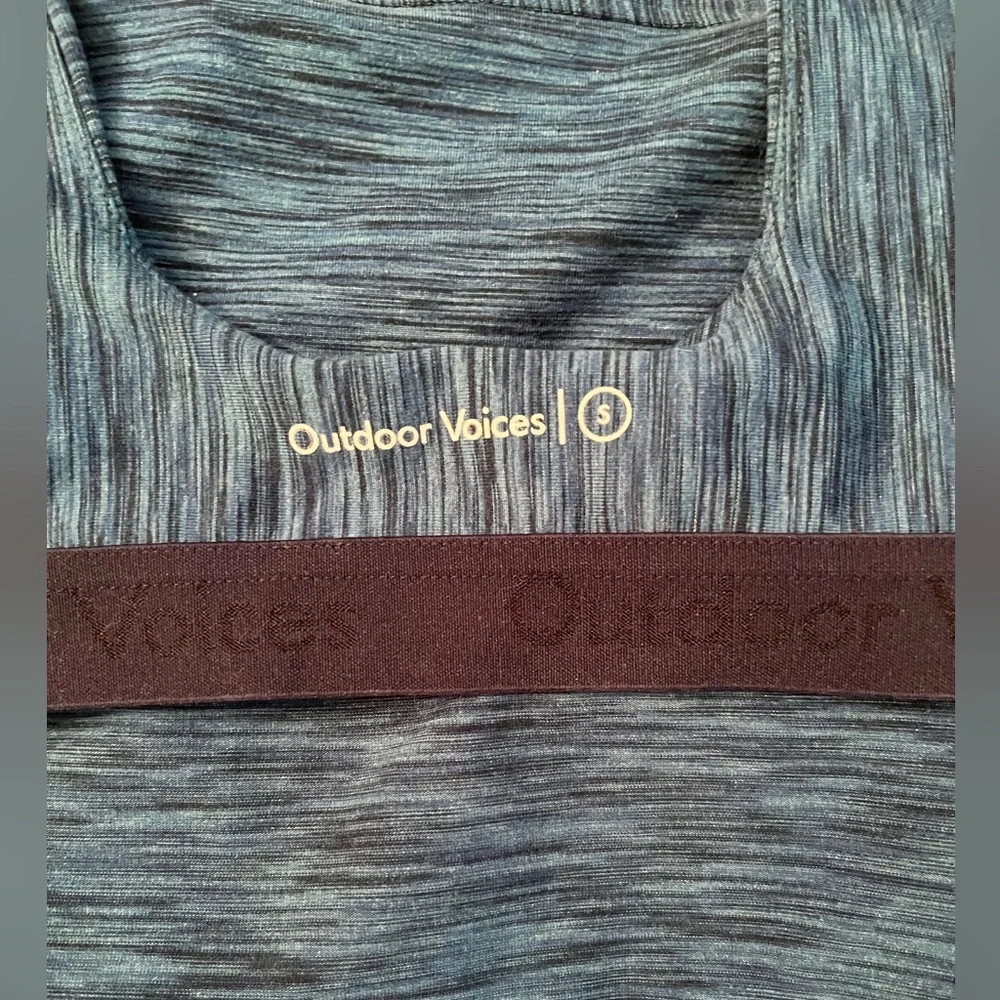 Outdoor voices cropped tank with built-in bra in blue heather. EUC - Picture 3 of 4